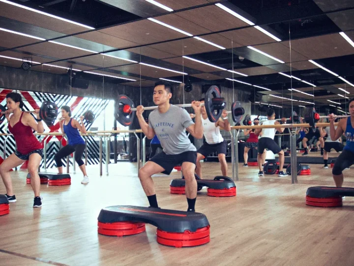 Lean, Toned, and Strong: How Strength-Based Fitness Classes Singapore Build Muscle Without Bulking